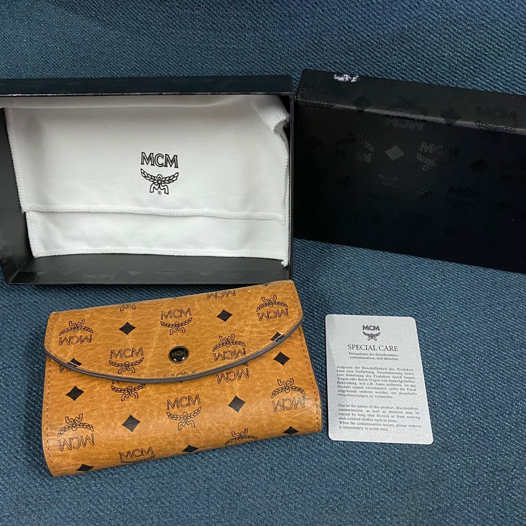 mcm trifold wallet