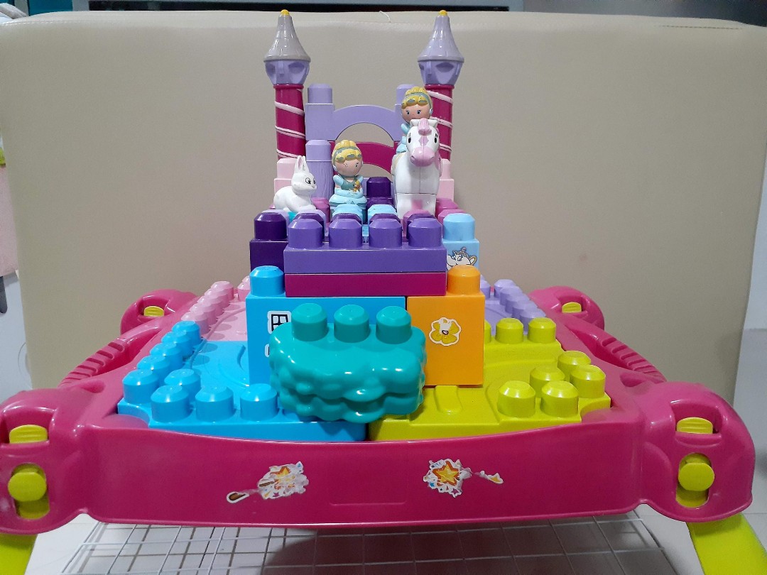 Mega bloks build game and table, Hobbies & Toys, Toys & Games on Carousell