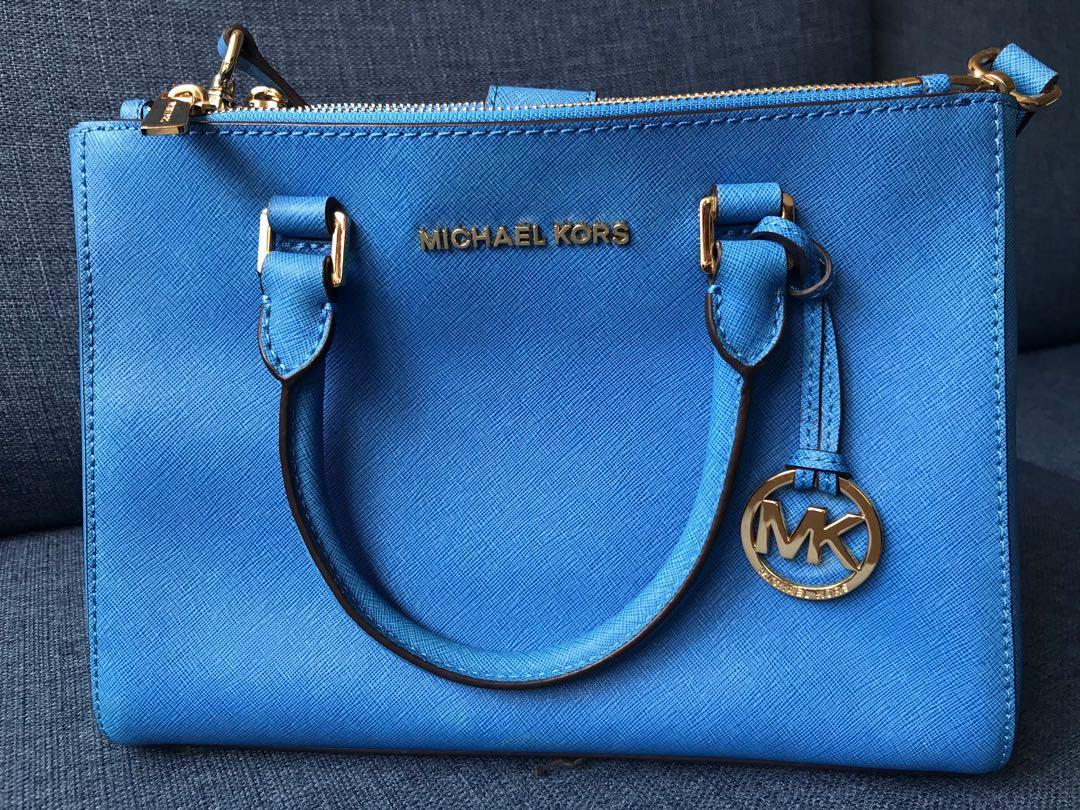 Michael Kors Sutton Light Blue Leather Tote/Sling Bag, Luxury, Bags &  Wallets on Carousell