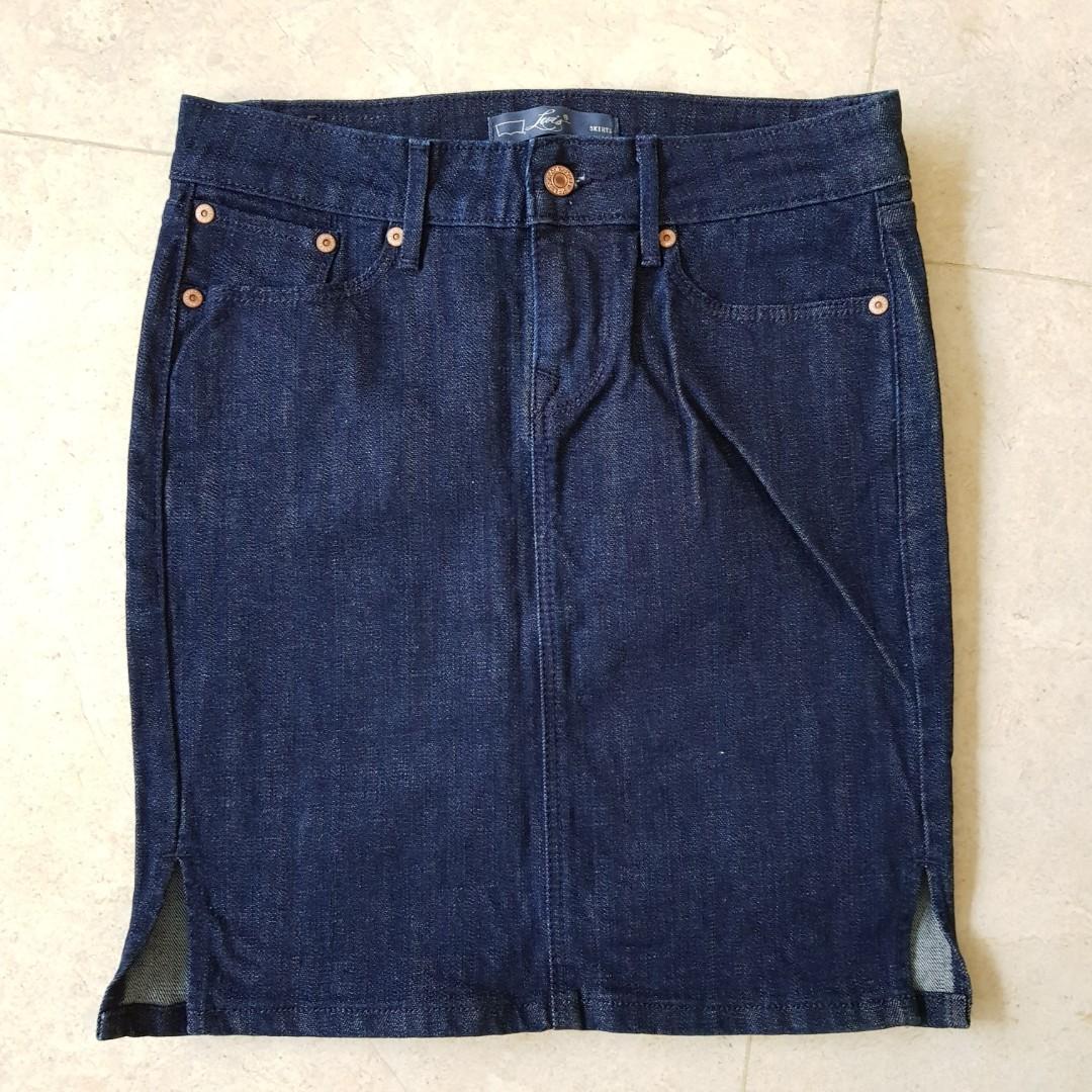 NEW LEVI S BLUE JEANS SKIRT SIZE 0 EXTRA SMALL SMALL Women s