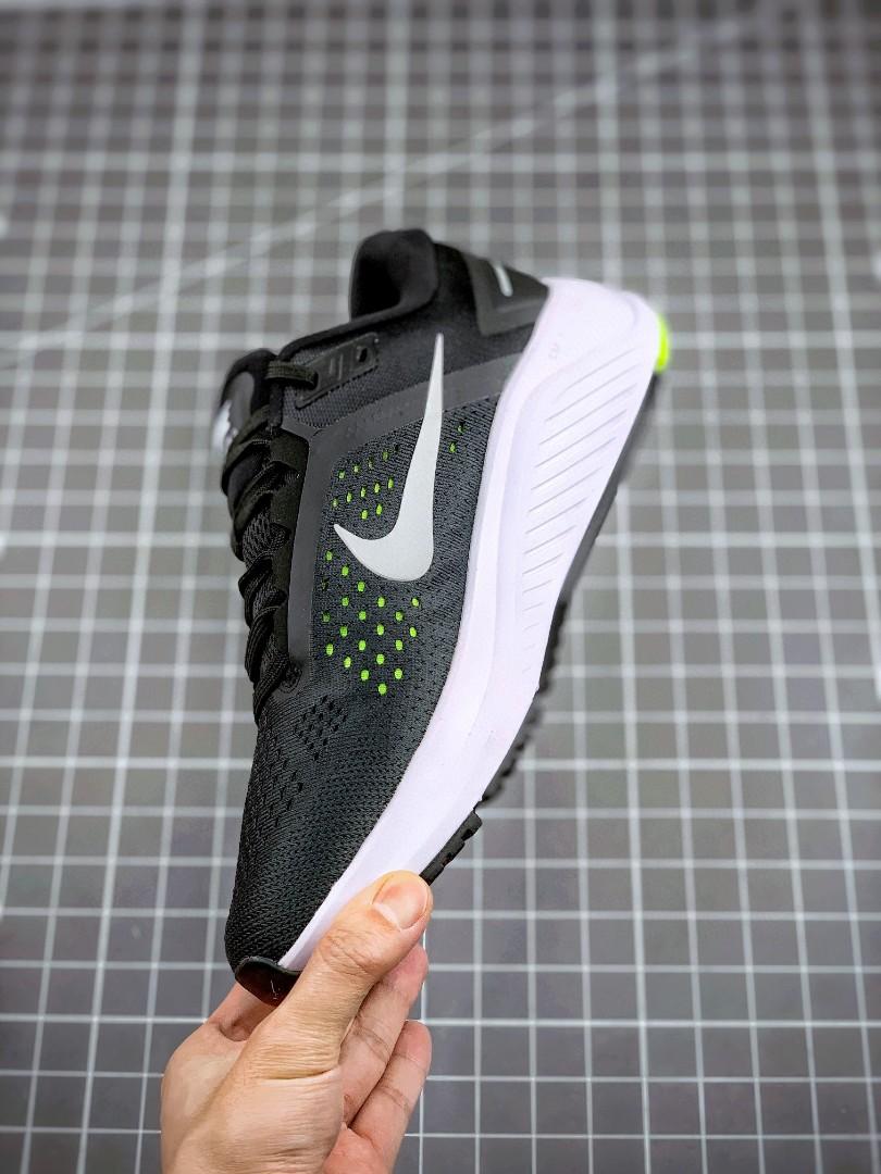 Nike Air Zoom Structure 23 超輕網面透氣跑步鞋, 男裝, 上身及套裝, T-shirt、恤衫、有領衫- Carousell