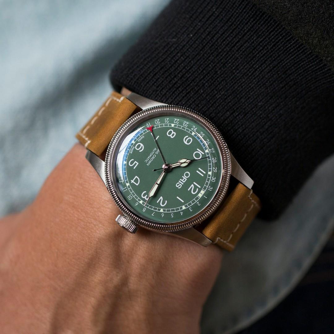 oris big crown pointer date green