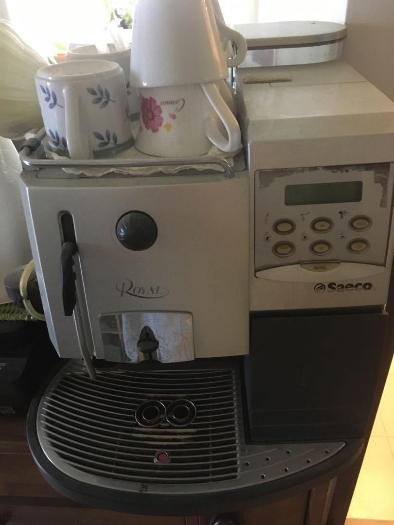 Saeco Royal coffee machine, 廚房用具 Carousell
