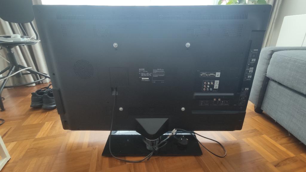 Sharp LCD TV LC40LX830H, TV & Home Appliances, TV & Entertainment, TV