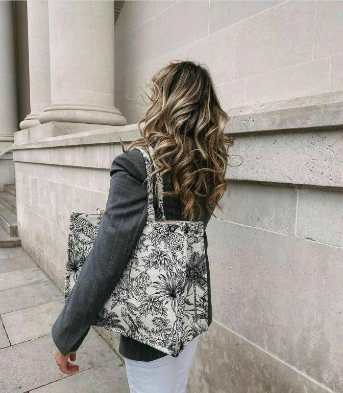 Hm tote bag on sale
