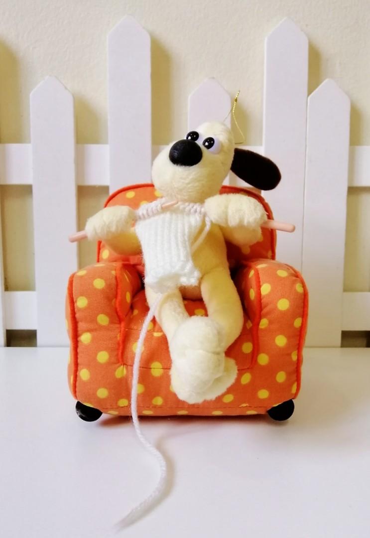 Wallace and Gromit Knitting in Armchair plush, Hobbies & Toys, Toys