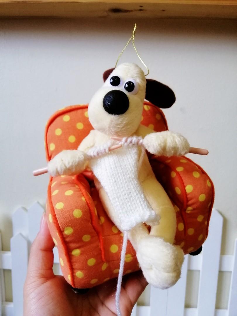 Wallace and Gromit Knitting in Armchair plush, Hobbies & Toys, Toys