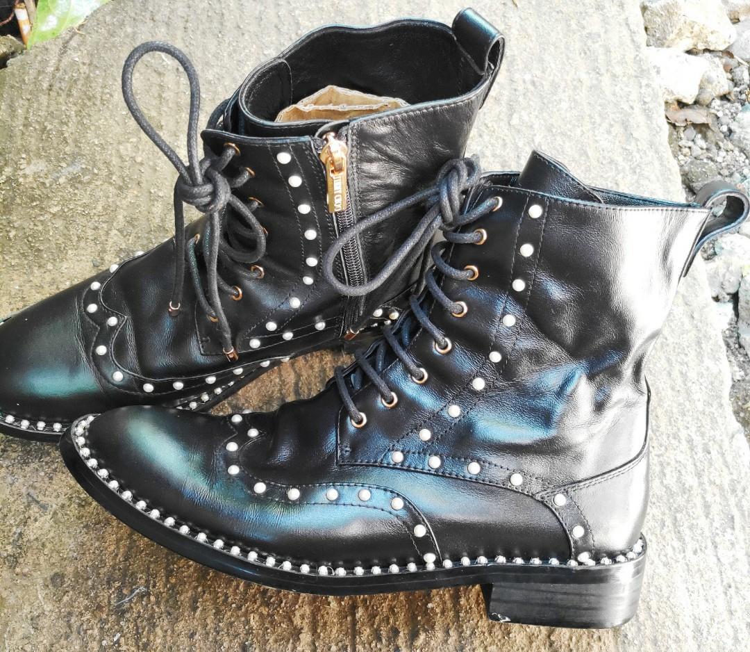 authentic rare jimmy choo black studded lether hannah boots