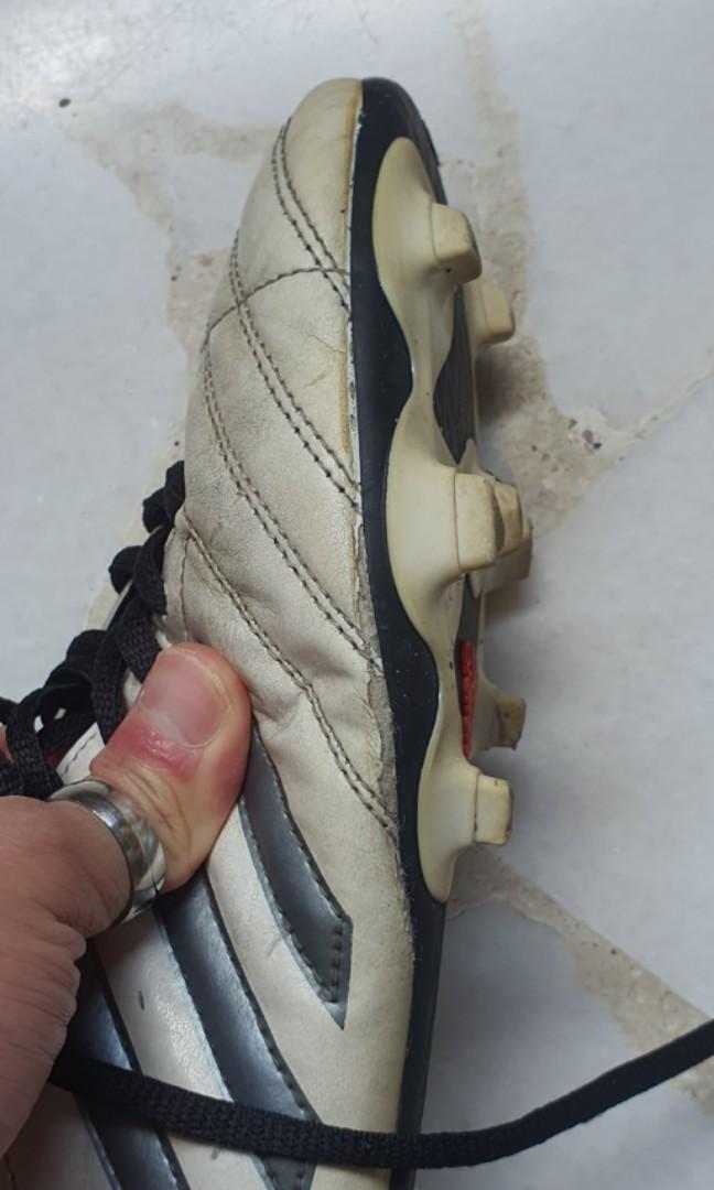 Adidas white and silver stripe soccer boots US9.5, Women's Fashion,  Footwear, Sneakers on Carousell