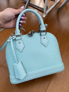 (Category: ) located in . Submitted by bleutiffany (Listing ID 1079134562, Image 1). Description: .
