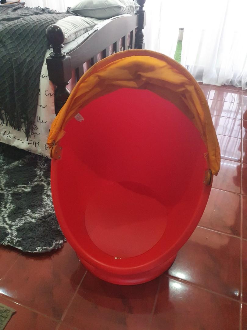 ikea egg chair pod on Ikea Ps Lomsk Swivel Chair White Red
