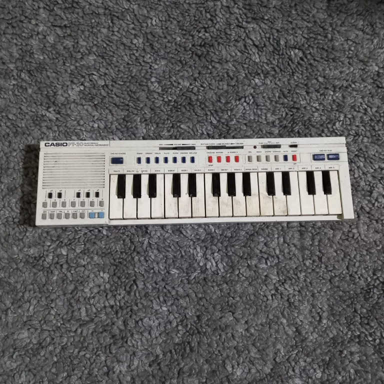 Casio PT 20 Electronic Musical Instrument Toy Synth Tag Piano Keyboard
