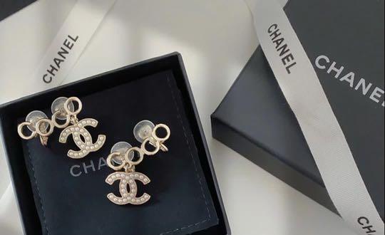 Chanel耳環earrings ear clip, 名牌, 飾物及配件- Carousell