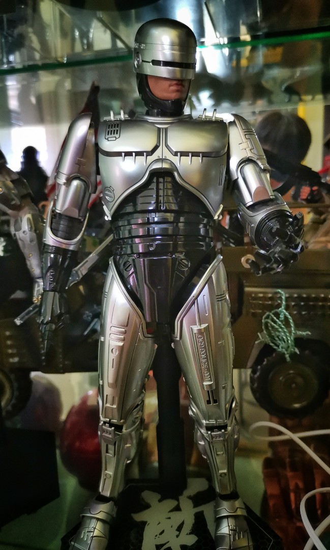Robocop hot toys deals