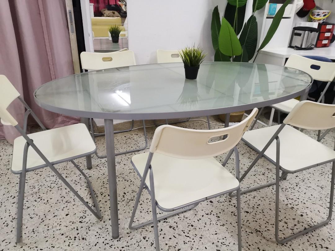 Oval glass dining table clearance ikea