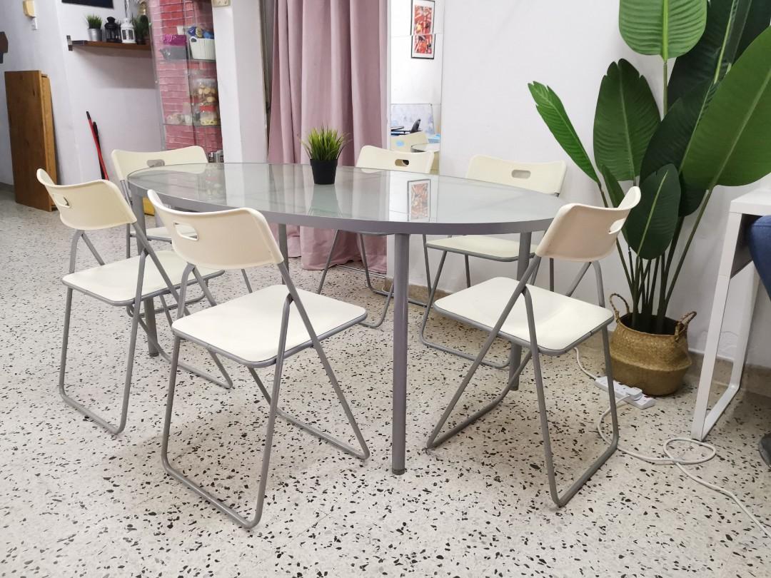 Oval glass dining table clearance ikea