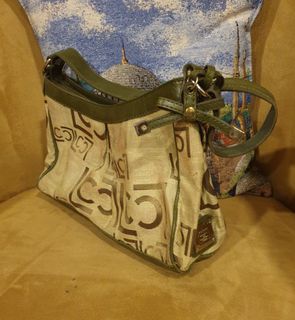 (Category: ) located in . Submitted by mns.7 (Listing ID 1079104704, Image 1). Description: .