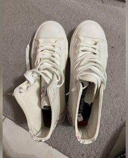 Levis White Sneakers