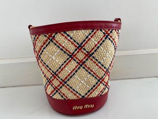 （分類：）位於 。 由 loklingg 提交（商品編號 1079017570，圖片 1）。簡介： 。