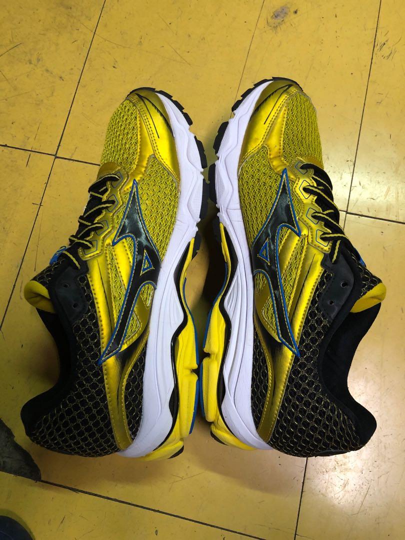 Mizuno Wave Ultima 7 Running Men s Fashion Footwear Sneakers on