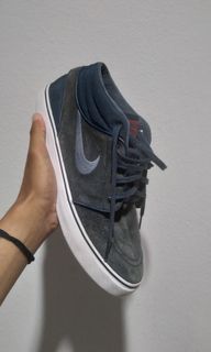 (Category: ) located in . Submitted by thekicks (Listing ID 1079121726, Image 1). Description: .
