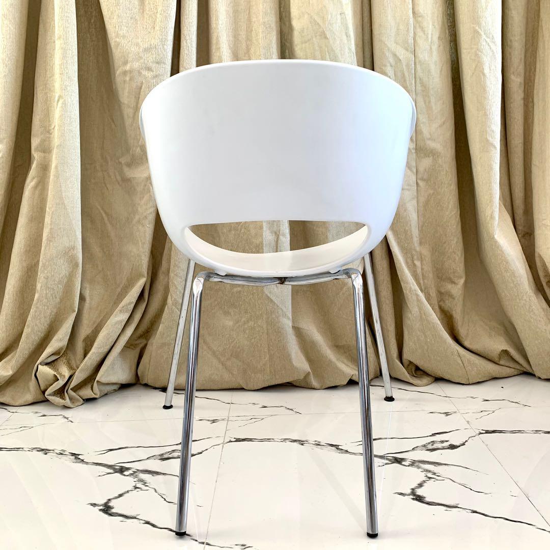 Cb2 store orbit chair
