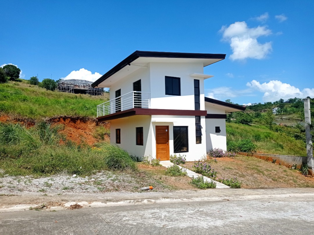 Overlooking house and lot for sale at Eastridge near Antipolo City