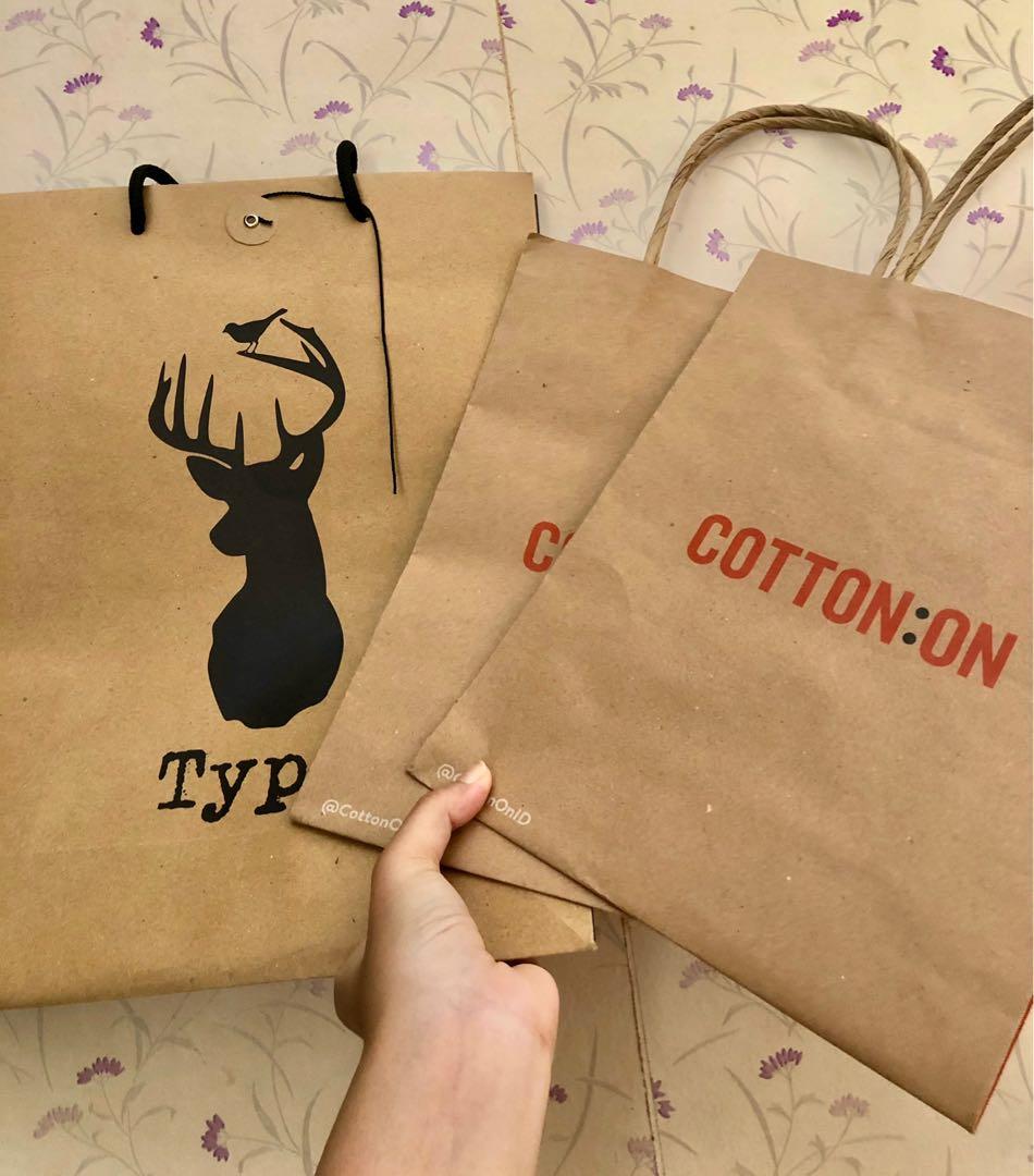 Paper bag Cotton On Typo 3