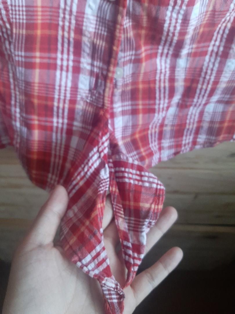Plaid sleeveless top (Category: Sleeveless) located in Manila. Submitted by bkcee (Listing ID 1079037373, Image 3). Description: - unused plaid sleeveless top - excellent condition.