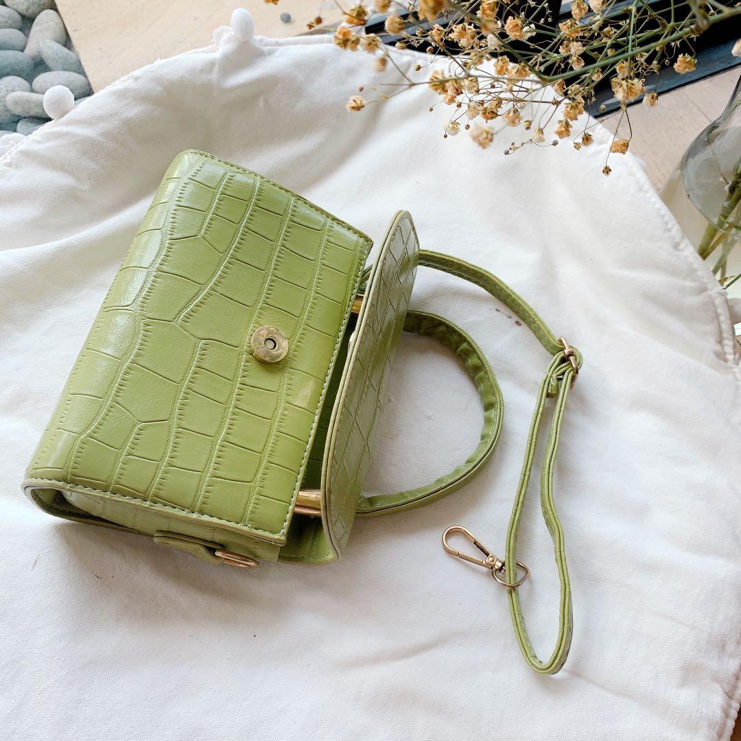 Small Mini Green Crocodile Bag (Category: Tote Bags) located in Kuala Lumpur. Submitted by magicpomkin (Listing ID 1079126495, Image 3). Description: Chic mini green bag - faux leather - comes with strap - nice shade of green - good for cute outings and dinner party Condition : 9.5/10 Only used once..