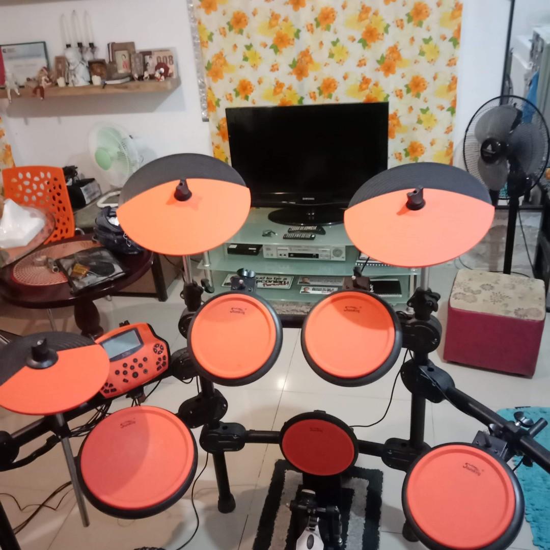 Soundking Electric Drums Set (Category: Musical Instruments) located in Makati City. Submitted by luxuryrealestatephilippines (Listing ID 1079045691, Image 2). Description: DECLUTTERING!! FIXEDD PRICEEE!!! FOR PICK UP ONLY- CAVITE AREA PRICE PA NITO SA MARKET NASA 30K+.