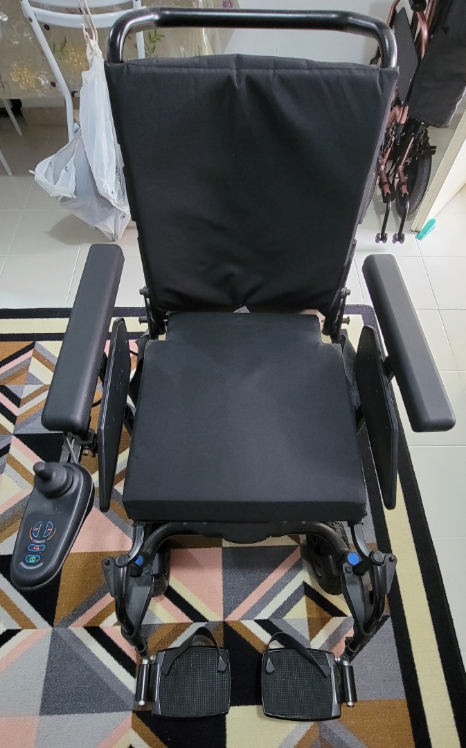 Sunrise Medical Quickie Powered Wheelchair Q200R, Health & Nutrition