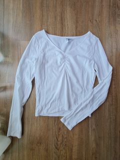 (Category: ) located in . Submitted by new_wardrobe (Listing ID 1078967650, Image 1). Description: .