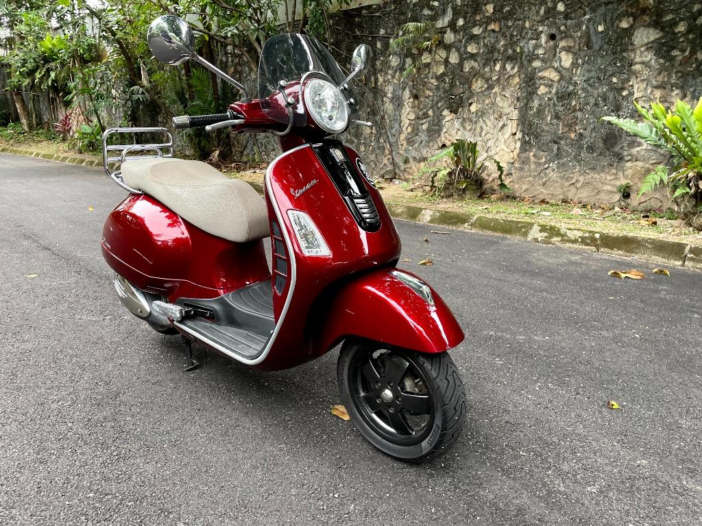 Vespa 250cc price 2025