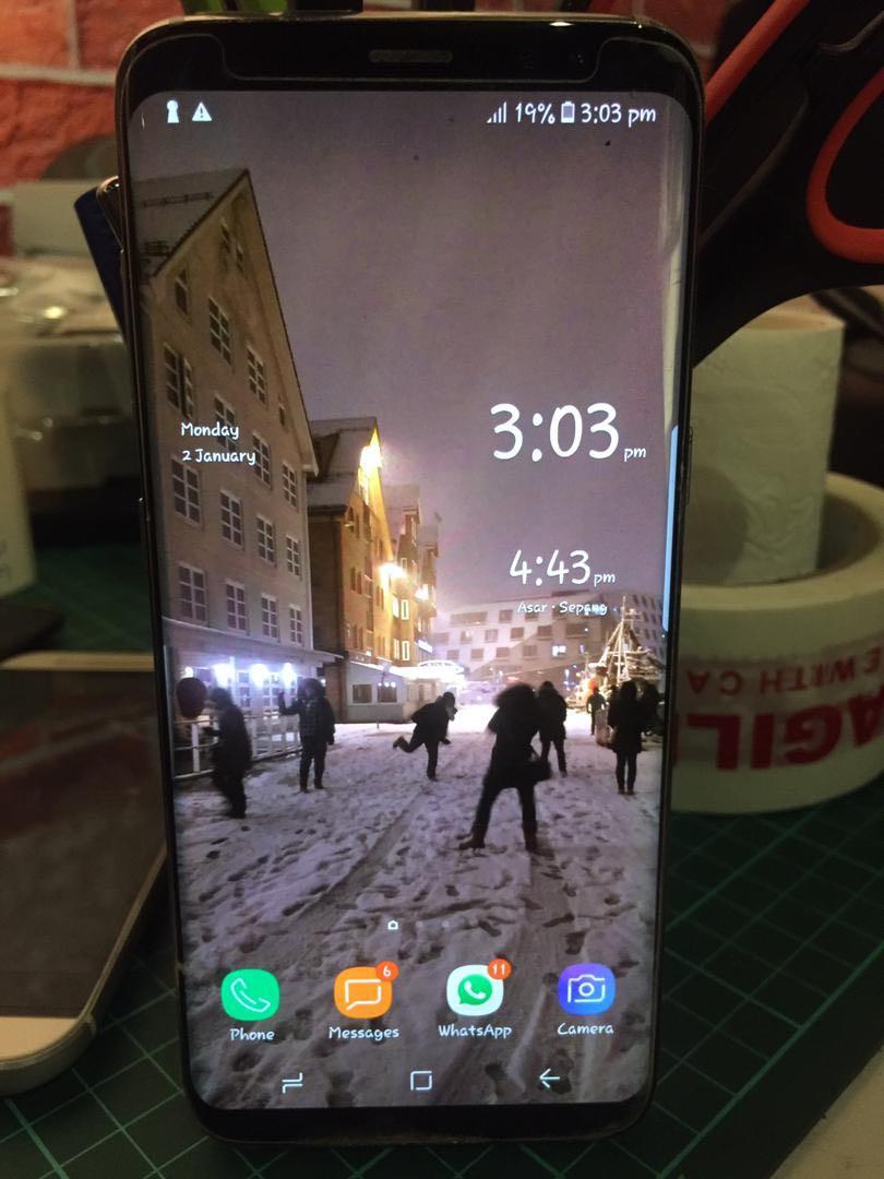 177 samsung galaxy s8 working device outer in good condition camera ok sound ok no charger no warranty or refund