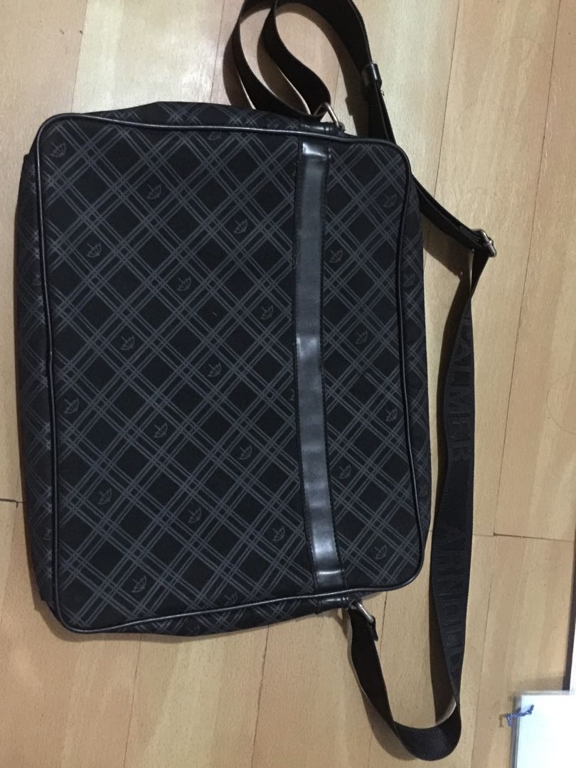 Arnold palmer laptop sling bag Men s Fashion Bags Sling Bags on