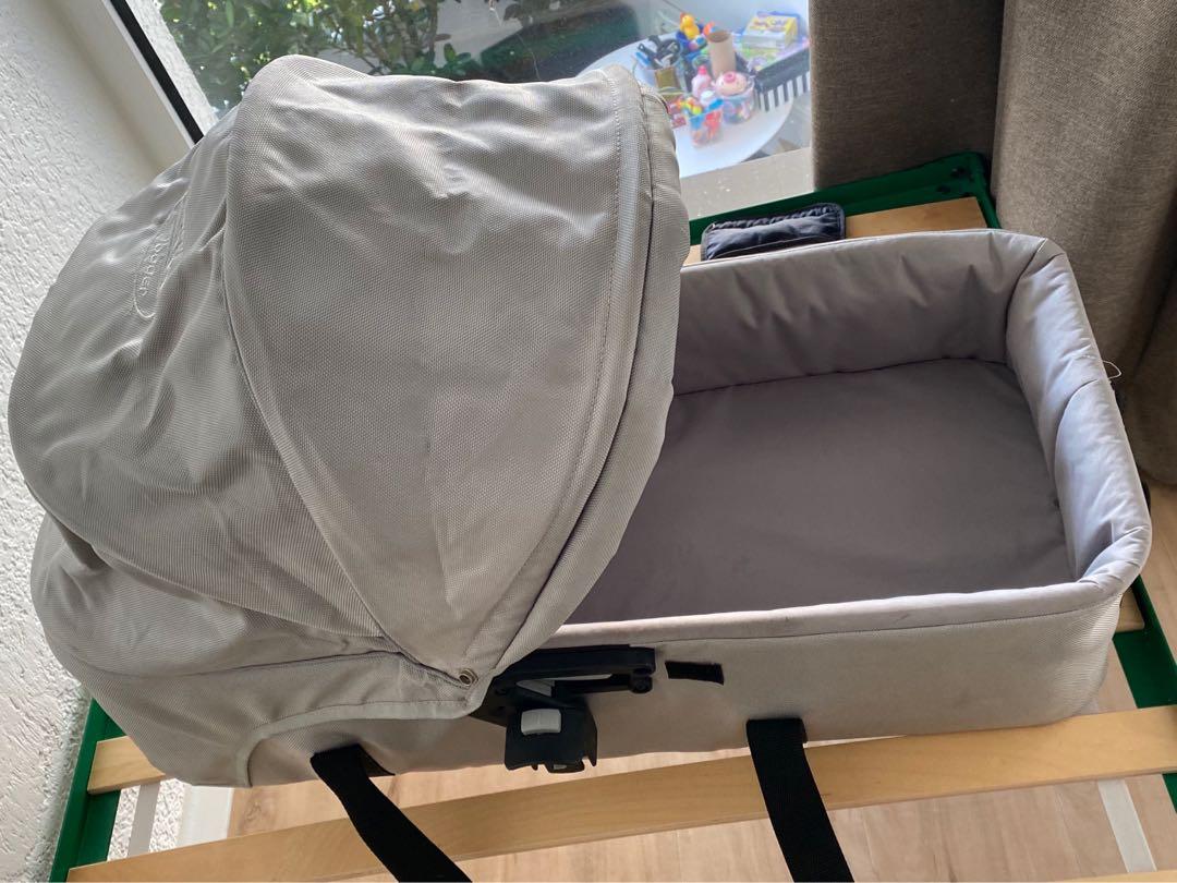 Baby jogger city select versa bassinet Babies Kids Going Out