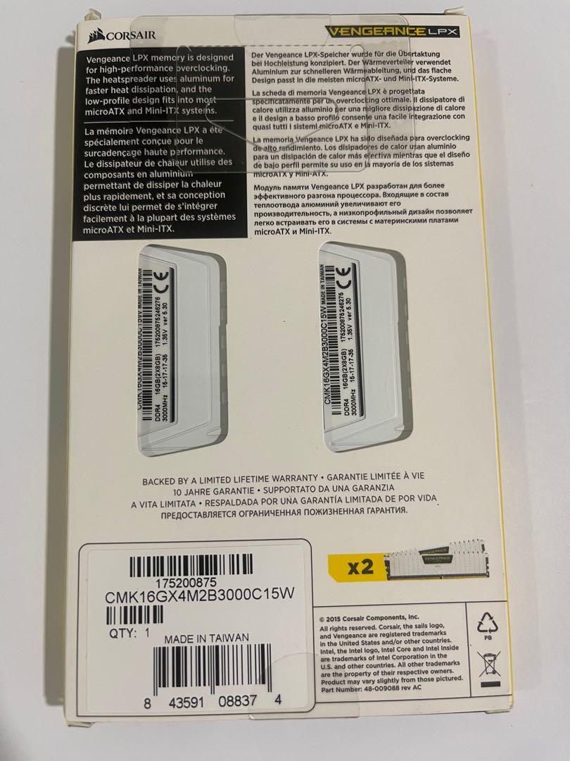 Cmk16gx4m2b3000c15w top