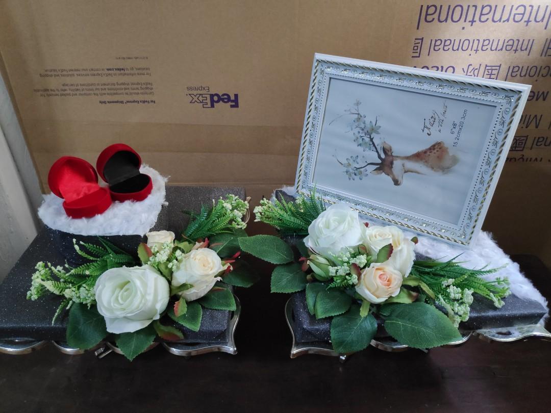 Dulang Hantaran Kahwin Tunang Hobbies Toys Stationery Craft Occasions Party Supplies On Carousell