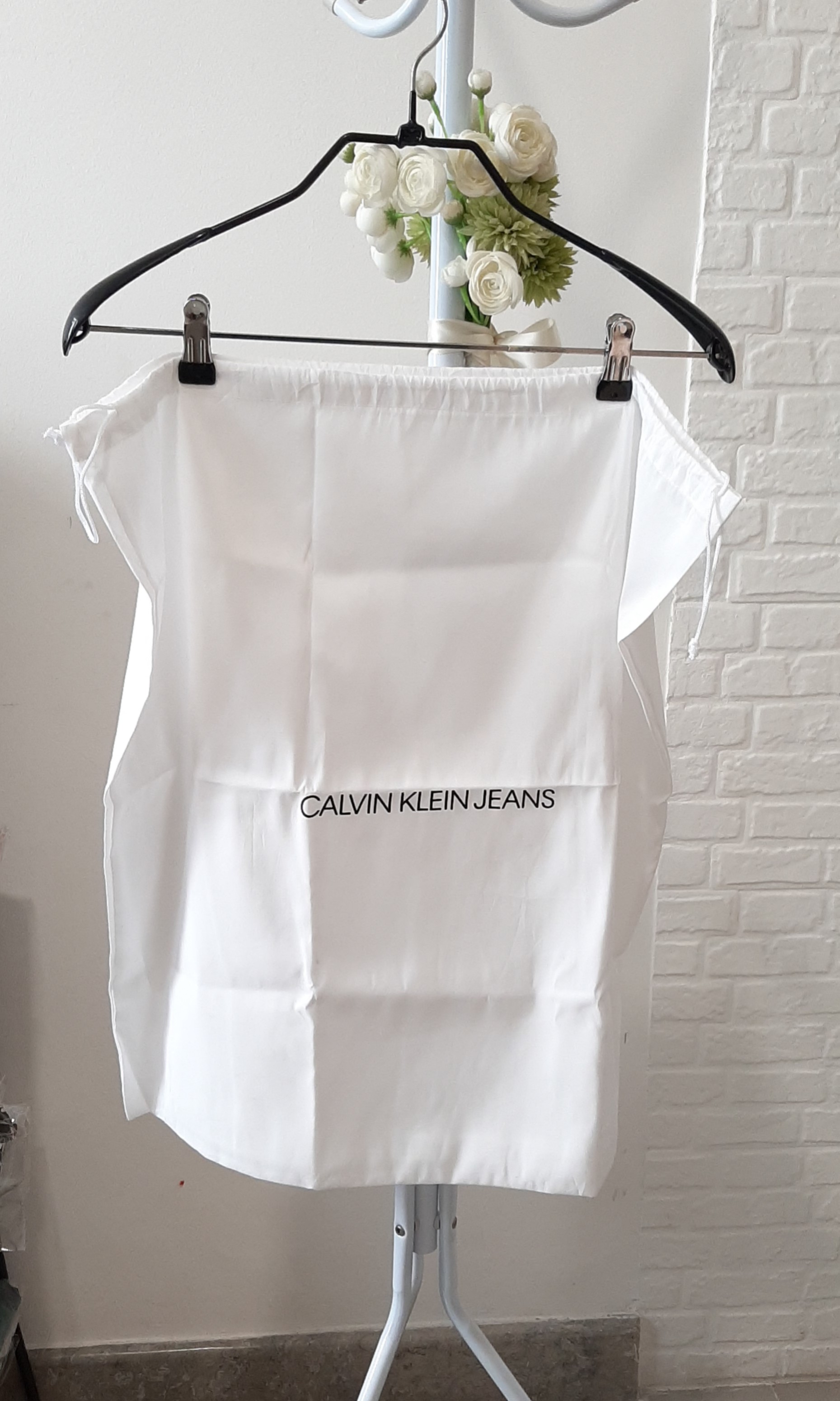 Calvin klein dust bag store