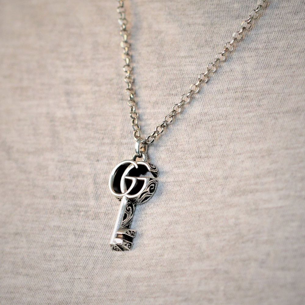 Double G key necklace