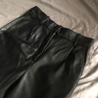 (Category: ) located in . Submitted by declutterelle (Listing ID 1082730421, Image 1). Description: .