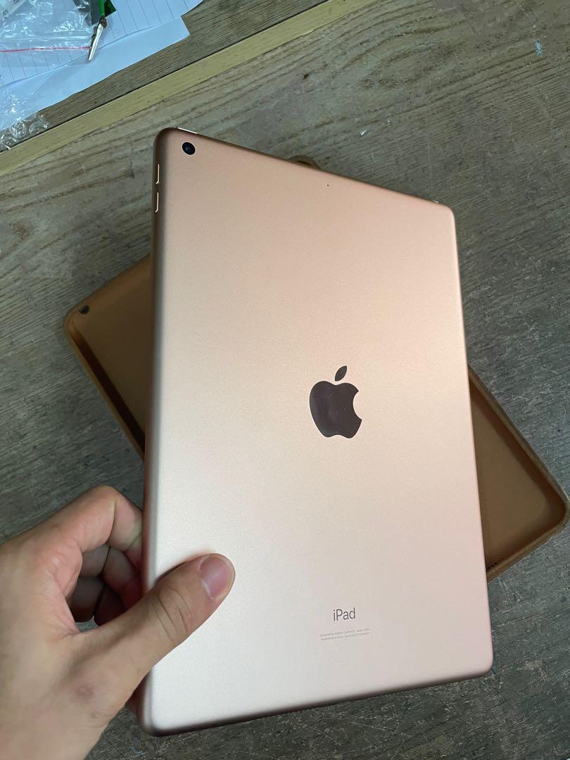 ipad 7 (Category: iPad) located in Kuala Lumpur. Submitted by kwokbinchay (Listing ID 1082641795, Image 2). Description: warranty until july 2021 100% no scratches .