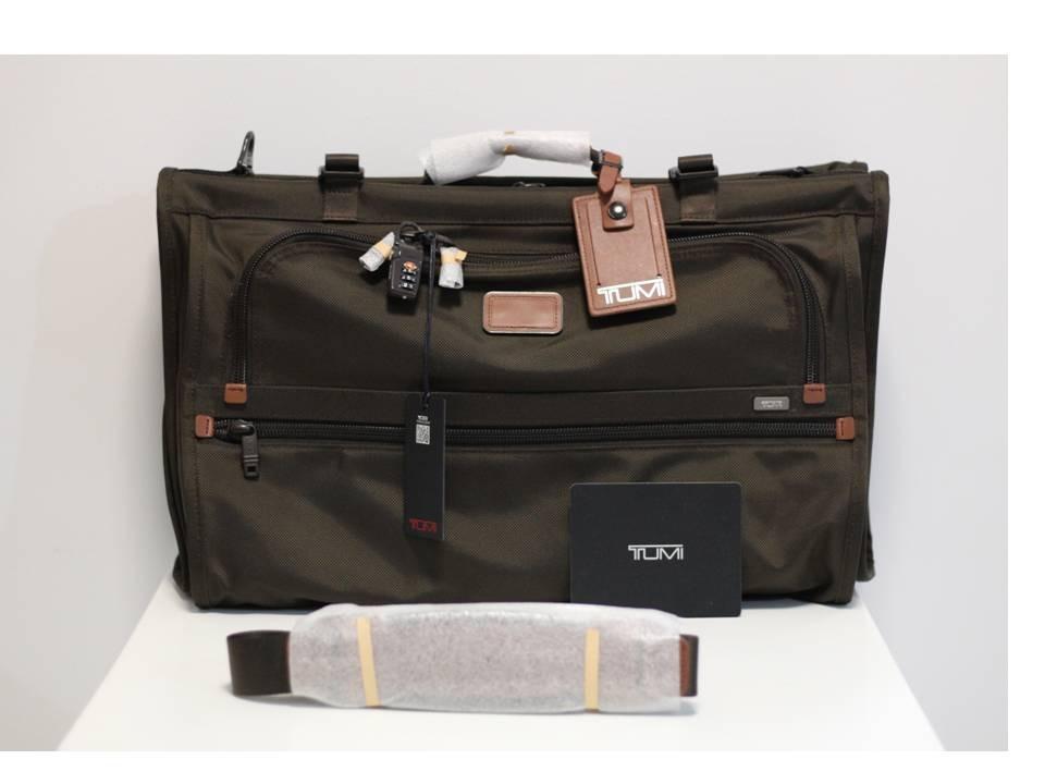 New Tumi 22133ESH Alpha 2 Expresso Tri Fold Carry on Garment Bag