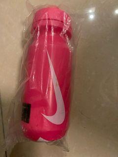 Nike 水壺