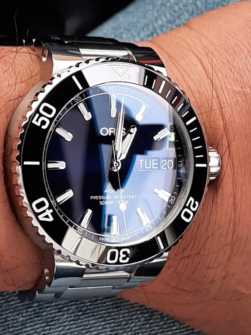 ORIS AQUIS BIG DAY DATE watch Luxury Watches on Carousell