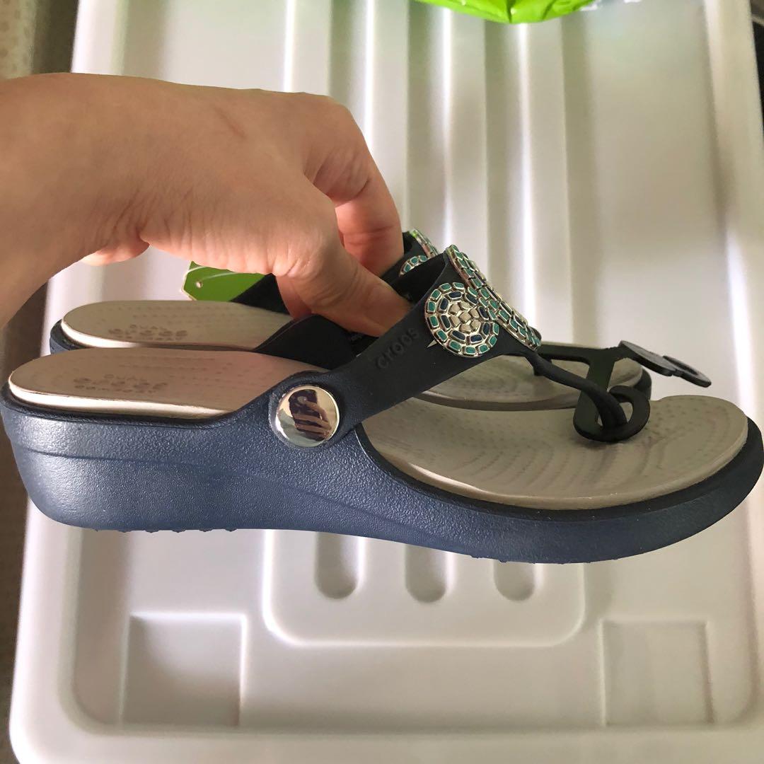 SALE Authentic Crocs Women s Sanrah Embellished Diamant