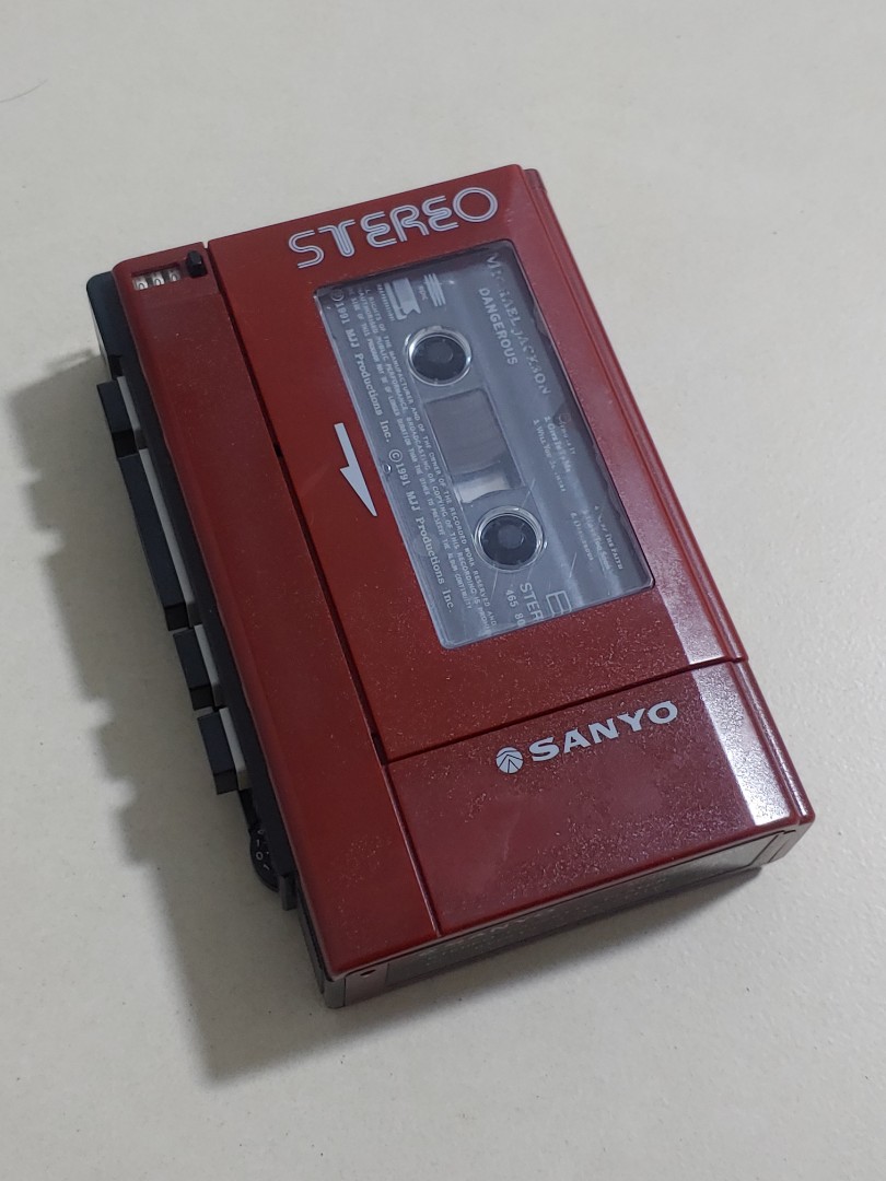 SANYO CASSETTE CORDER WALKMAN PERFECT WORKING CONDITION NEW BELT VINTAGE RETRO