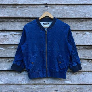 (Category: ) located in . Submitted by second.garments (Listing ID 1082793805, Image 1). Description: .