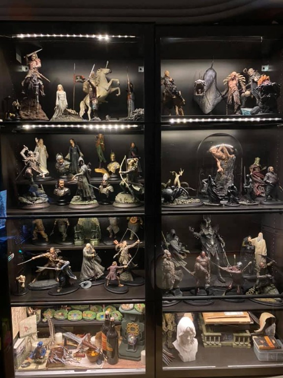 Statue display store case ikea